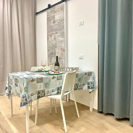 Due Passi Dal Castello A Mare 公寓 卡斯泰拉马莱